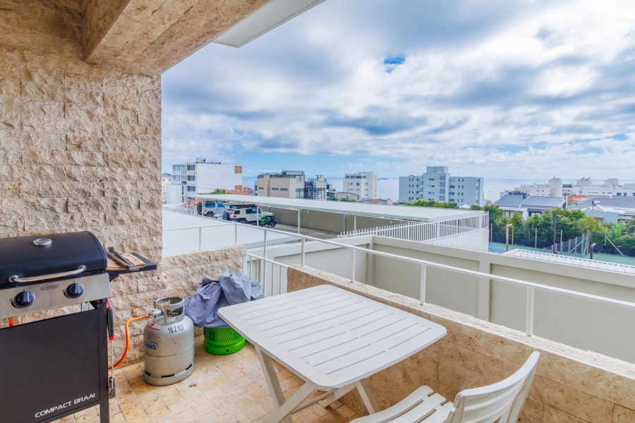 To Let 2 Bedroom Property for Rent in Bantry Bay Western Cape